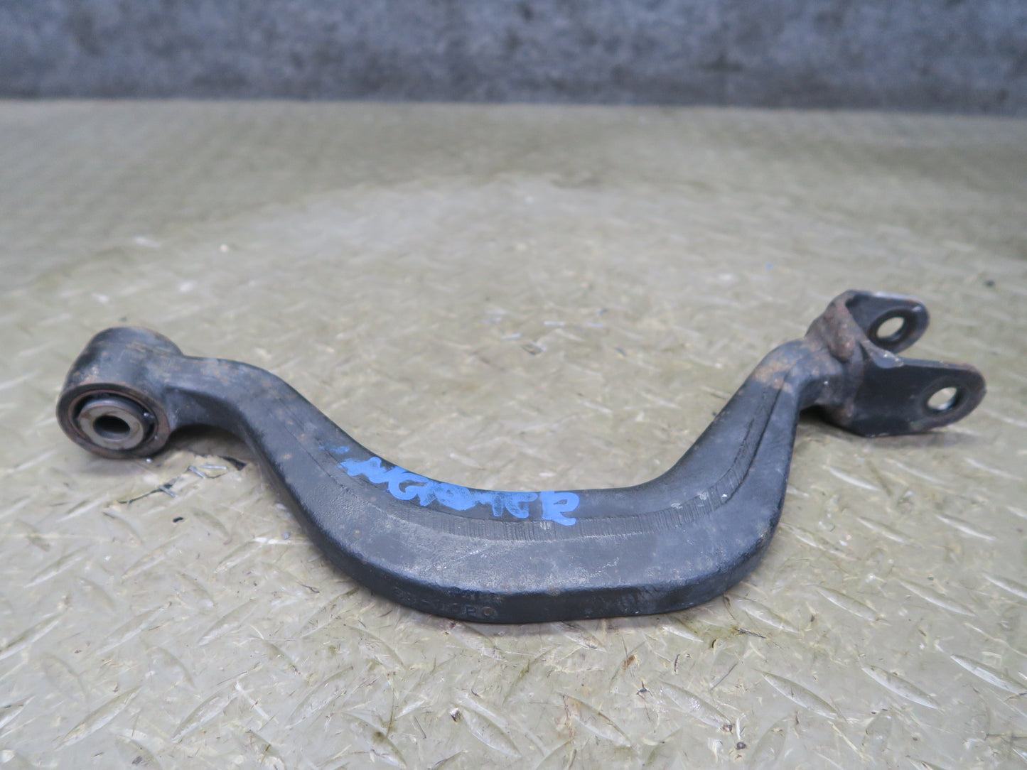 95-97 Nissan Gloria HY33 Rear Right Upper Lower Control Arm Set 60K Miles OEM