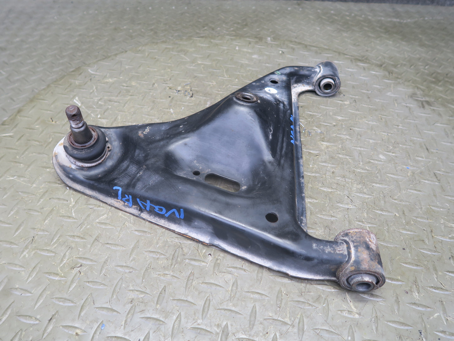 95-97 Nissan Gloria HY33 Rear Left Upper Lower Control Arm Set 60K Miles OEM