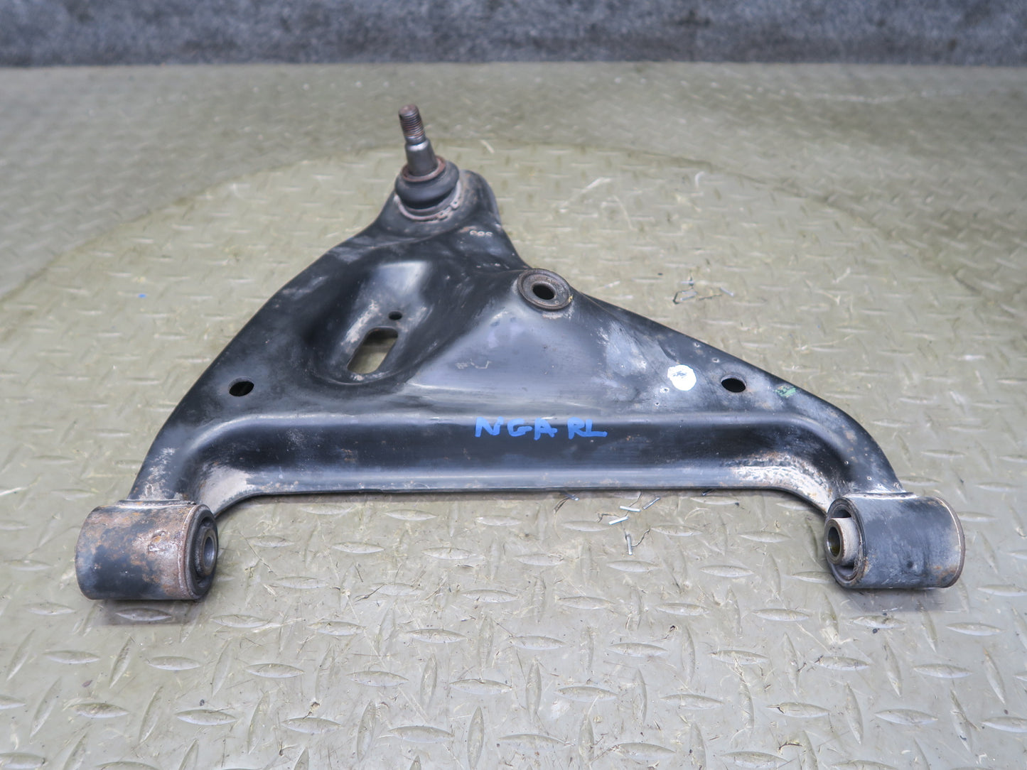 95-97 Nissan Gloria HY33 Rear Left Upper Lower Control Arm Set 60K Miles OEM