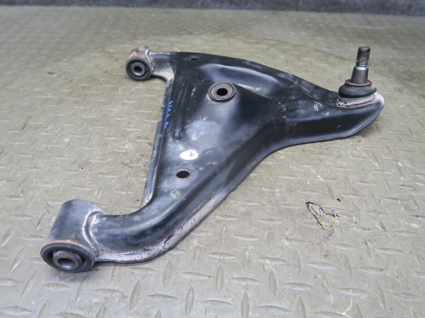 95-97 Nissan Gloria HY33 Rear Left Upper Lower Control Arm Set 60K Miles OEM