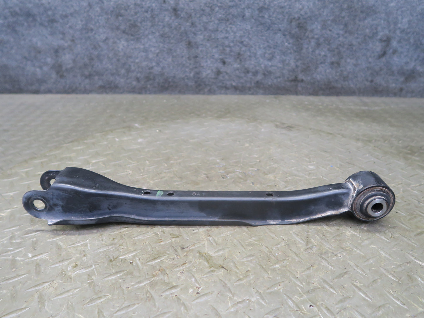 95-97 Nissan Gloria HY33 Rear Left Upper Lower Control Arm Set 60K Miles OEM