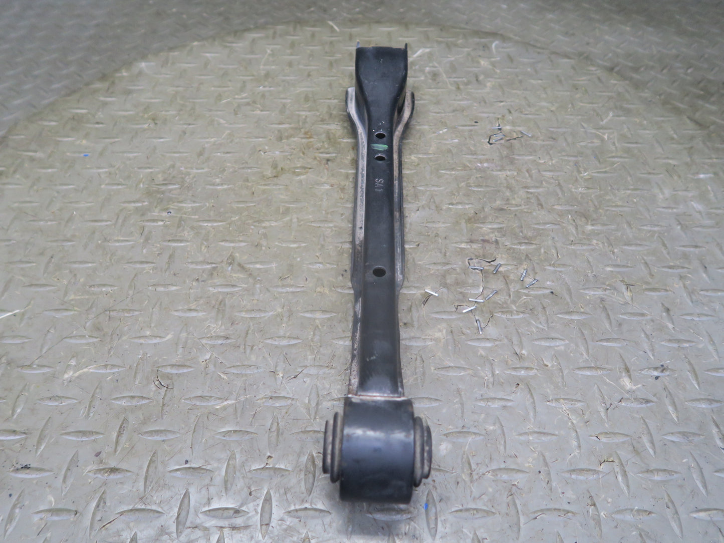 95-97 Nissan Gloria HY33 Rear Left Upper Lower Control Arm Set 60K Miles OEM