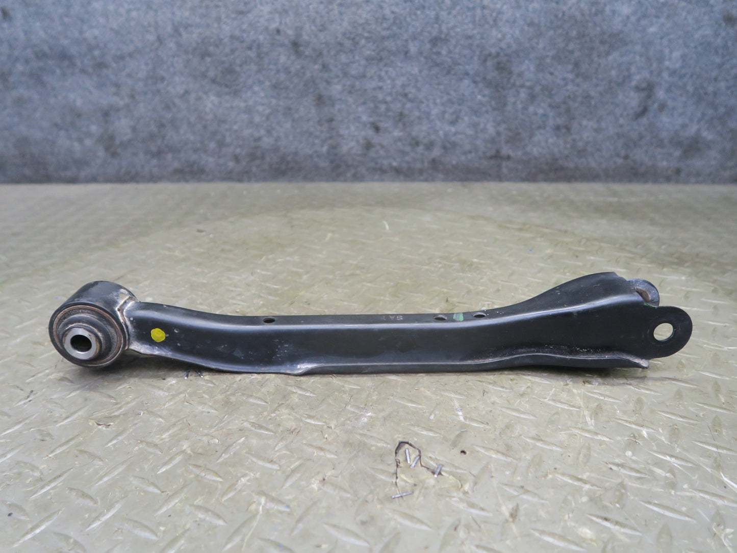 95-97 Nissan Gloria HY33 Rear Left Upper Lower Control Arm Set 60K Miles OEM