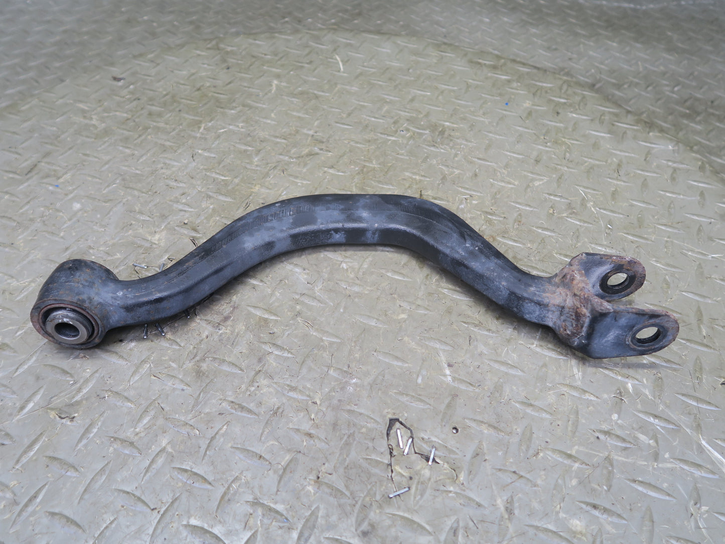 95-97 Nissan Gloria HY33 Rear Left Upper Lower Control Arm Set 60K Miles OEM