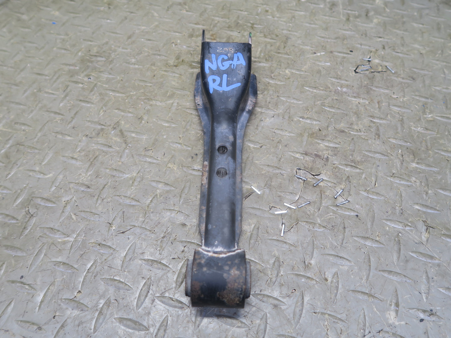 95-97 Nissan Gloria HY33 Rear Left Upper Lower Control Arm Set 60K Miles OEM