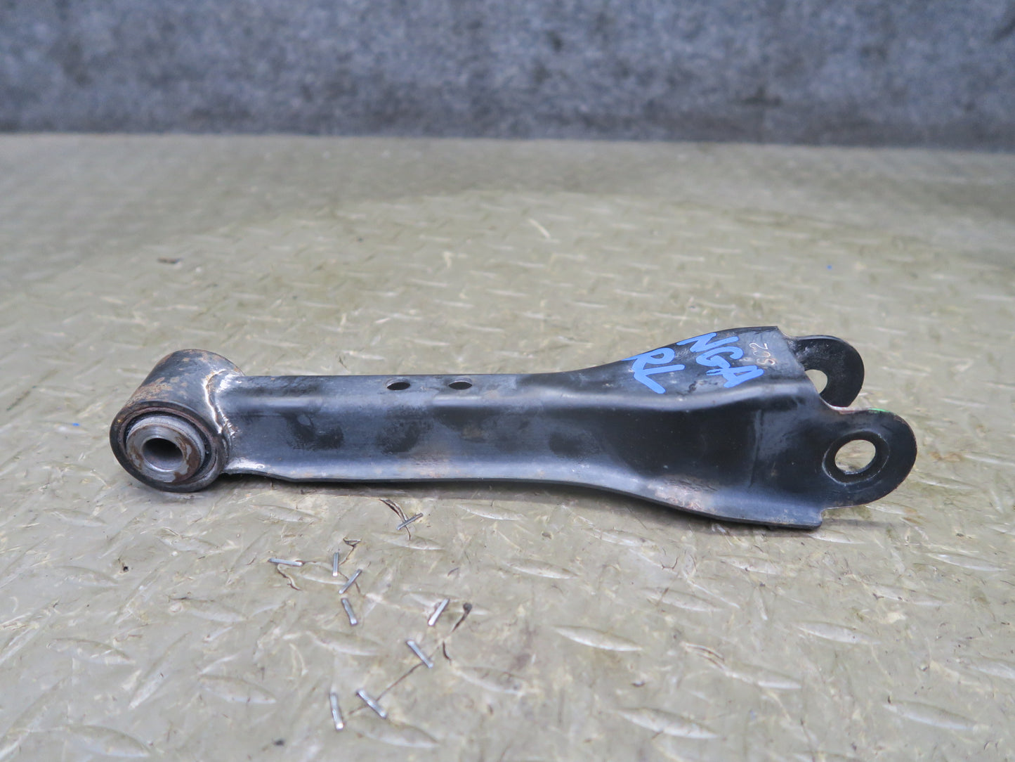 95-97 Nissan Gloria HY33 Rear Left Upper Lower Control Arm Set 60K Miles OEM
