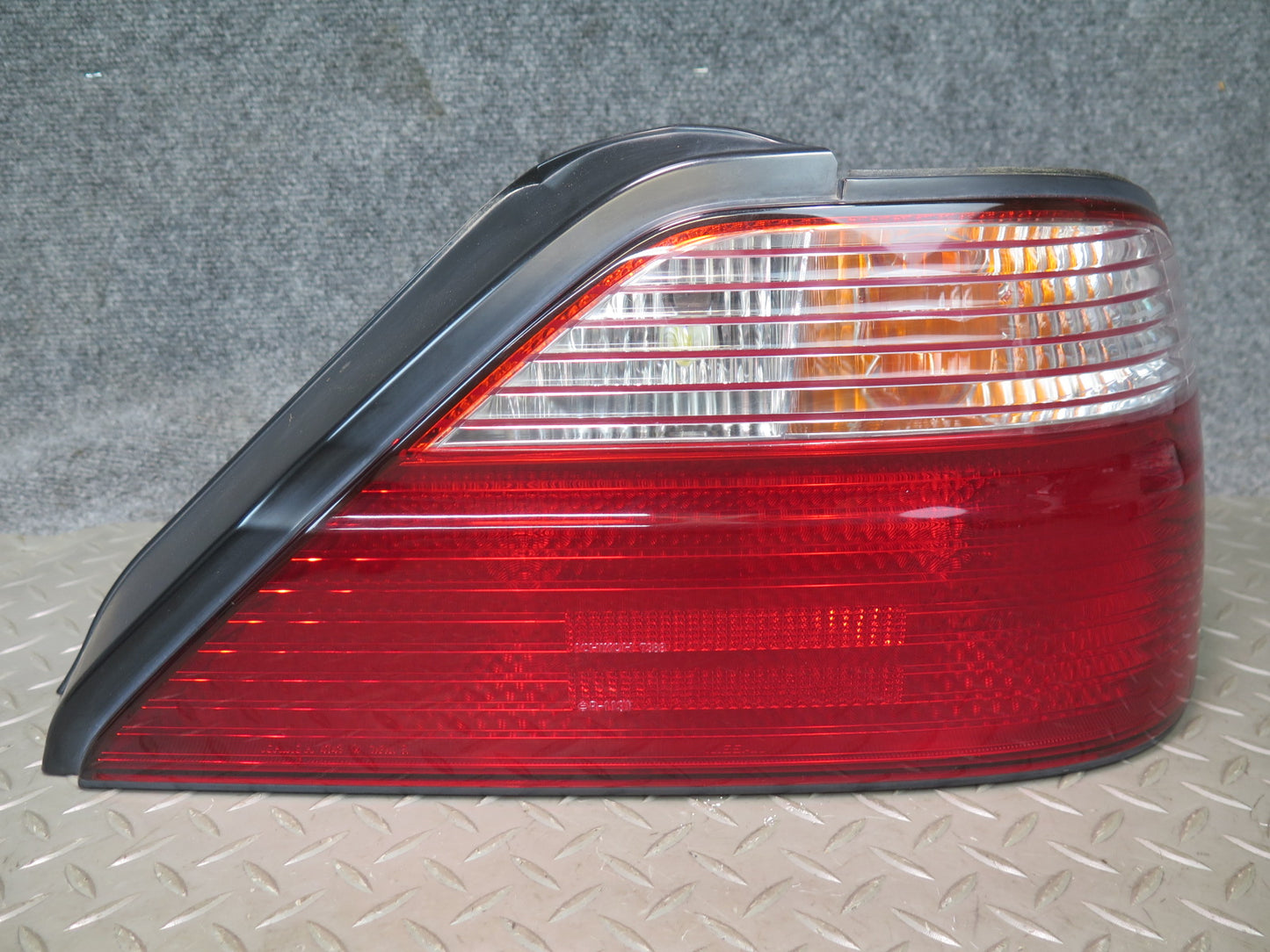 95-97 Nissan Gloria HY33 Set of 2 Rear Left & Right Tail Light Lamp OEM