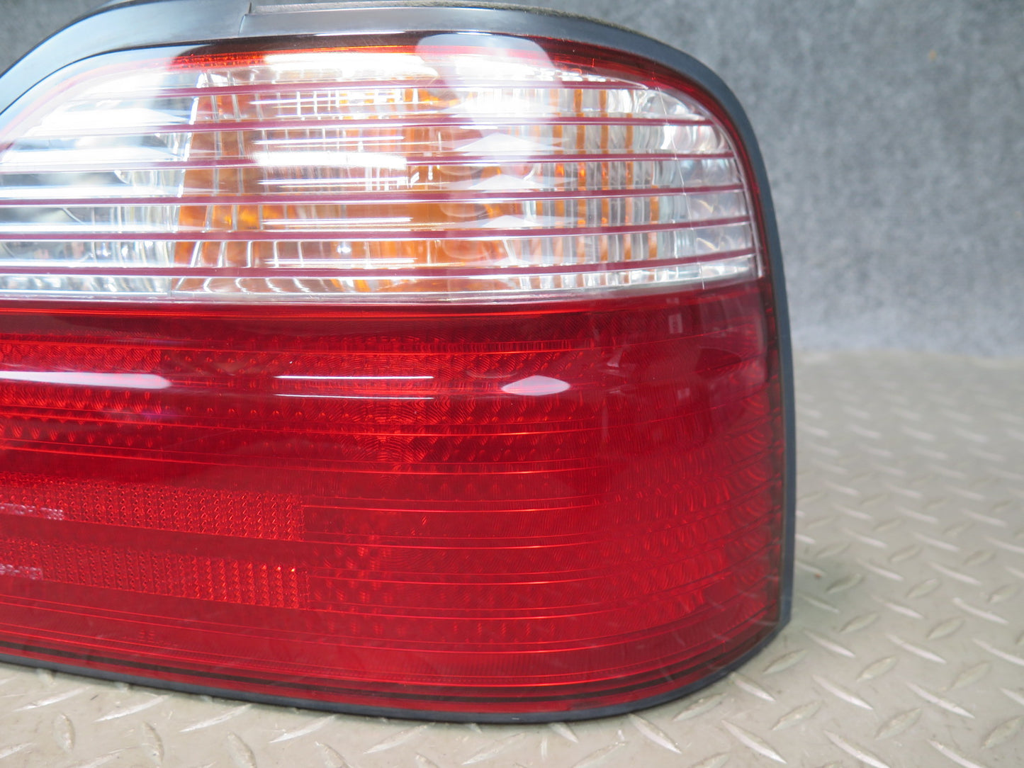 95-97 Nissan Gloria HY33 Set of 2 Rear Left & Right Tail Light Lamp OEM
