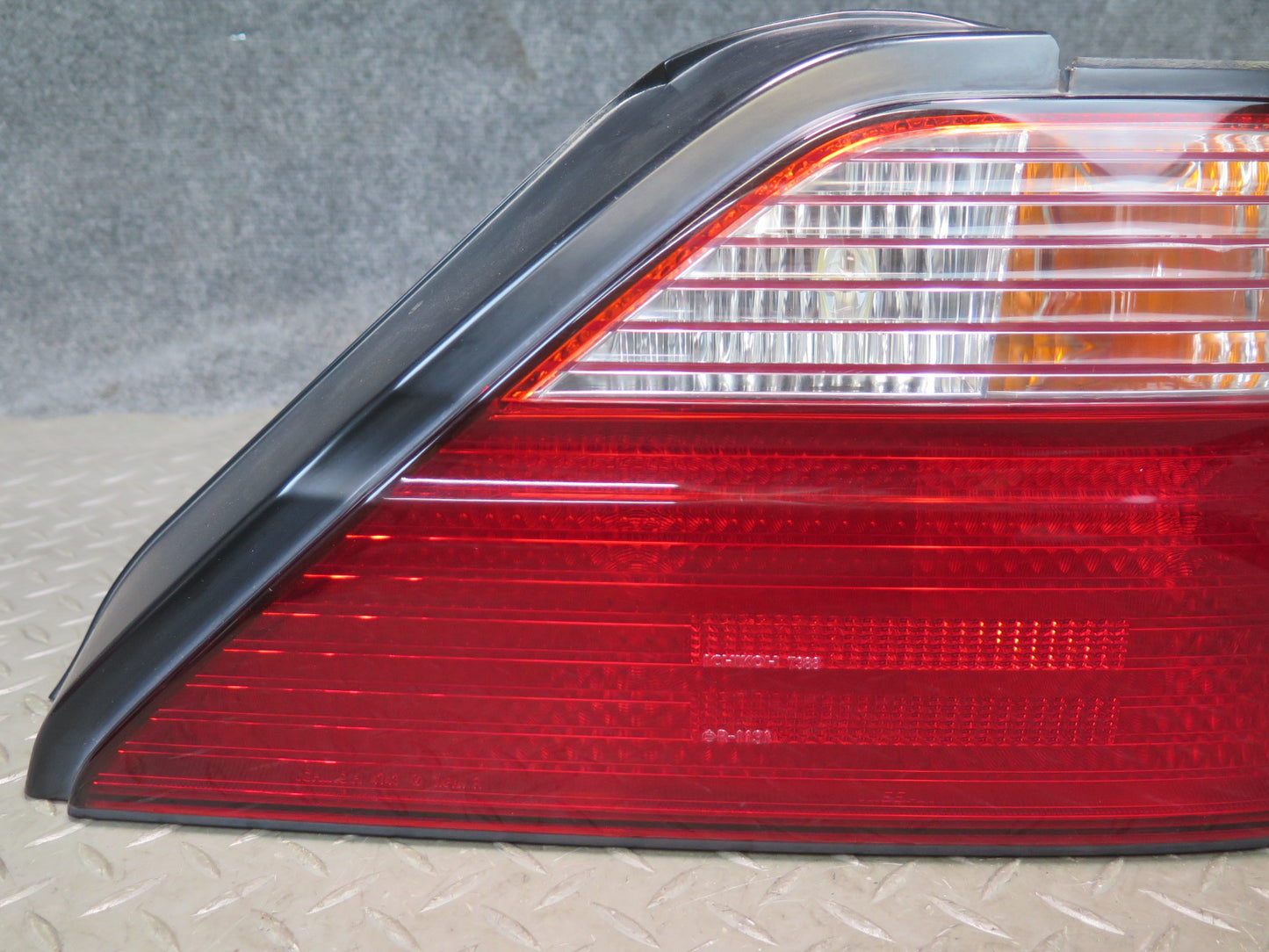95-97 Nissan Gloria HY33 Set of 2 Rear Left & Right Tail Light Lamp OEM