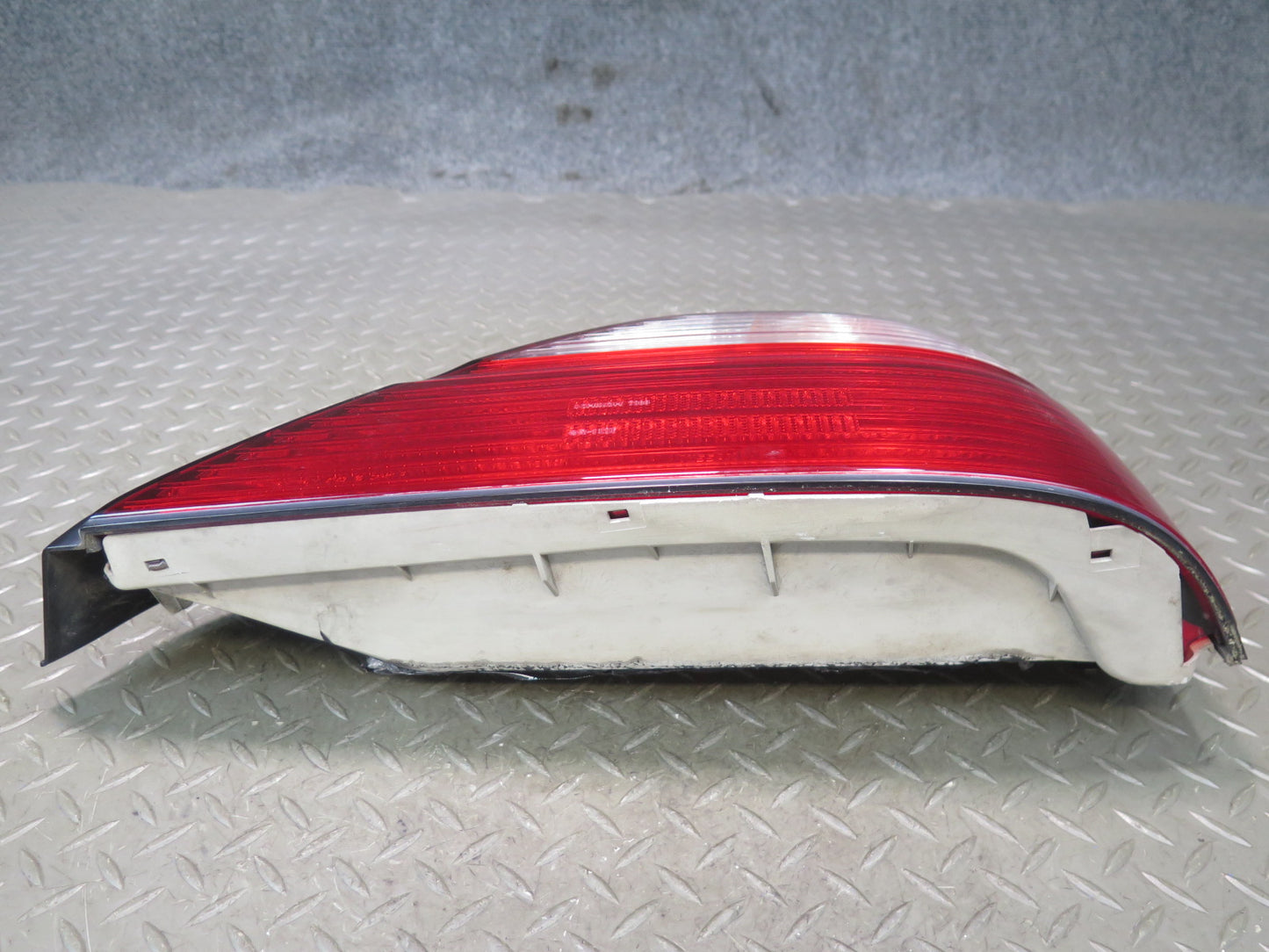 95-97 Nissan Gloria HY33 Set of 2 Rear Left & Right Tail Light Lamp OEM