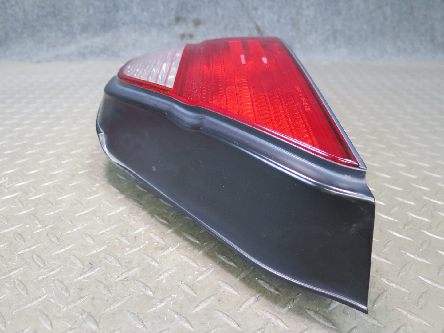 95-97 Nissan Gloria HY33 Set of 2 Rear Left & Right Tail Light Lamp OEM