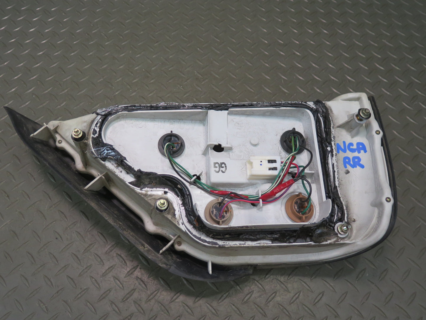 95-97 Nissan Gloria HY33 Set of 2 Rear Left & Right Tail Light Lamp OEM