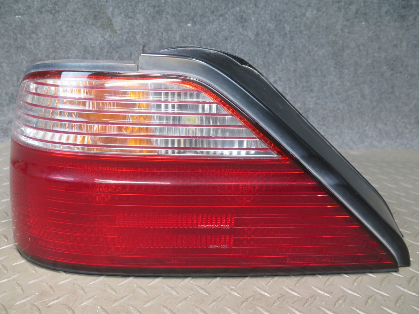 95-97 Nissan Gloria HY33 Set of 2 Rear Left & Right Tail Light Lamp OEM