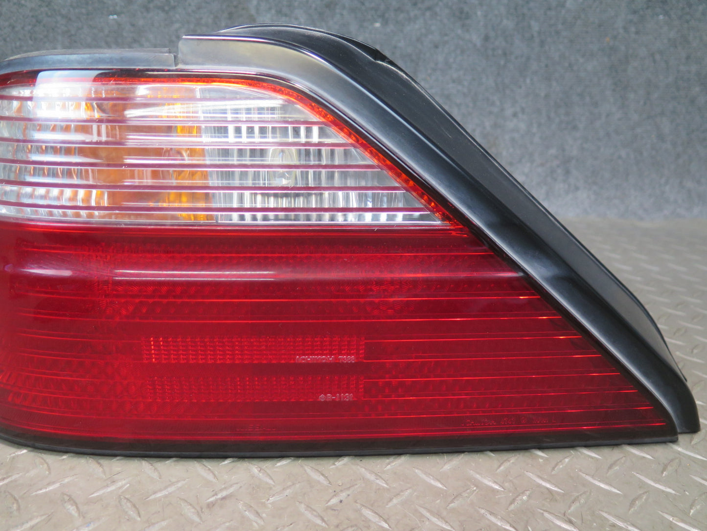 95-97 Nissan Gloria HY33 Set of 2 Rear Left & Right Tail Light Lamp OEM
