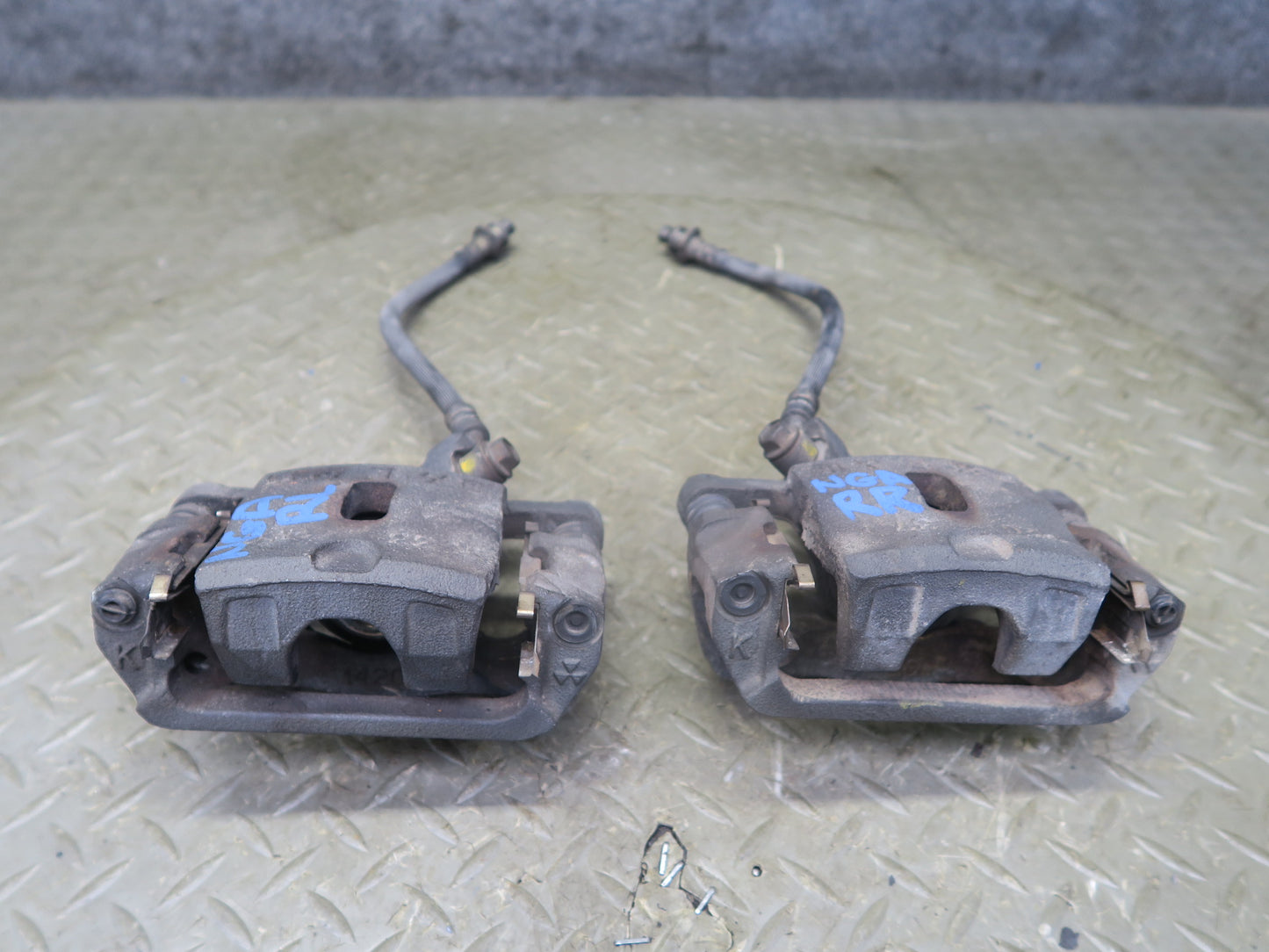 95-97 Nissan Gloria HY33 VQ30DET Rear Right & Left Brake Caliper Set 60K OEM