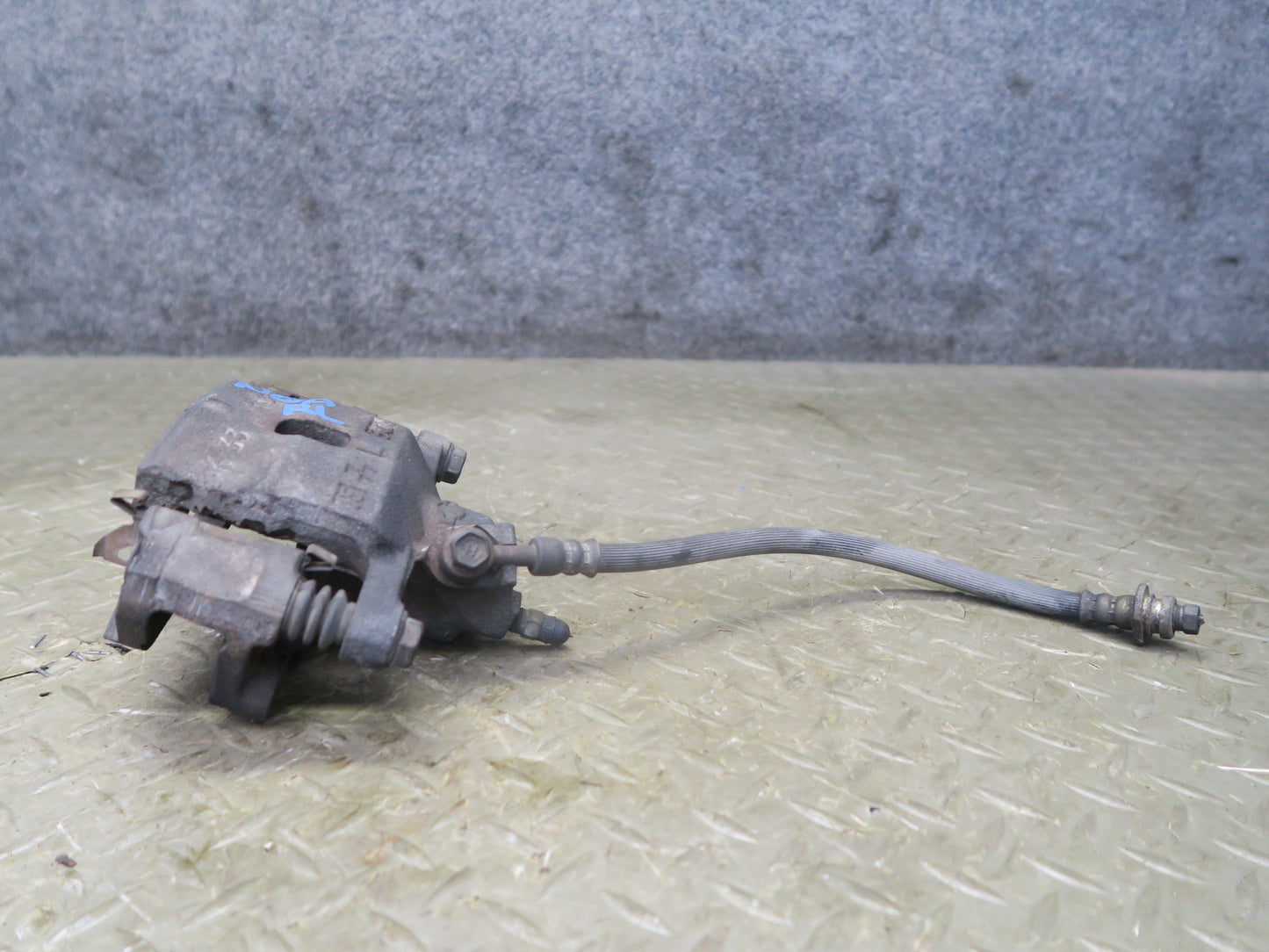 95-97 Nissan Gloria HY33 VQ30DET Rear Right & Left Brake Caliper Set 60K OEM