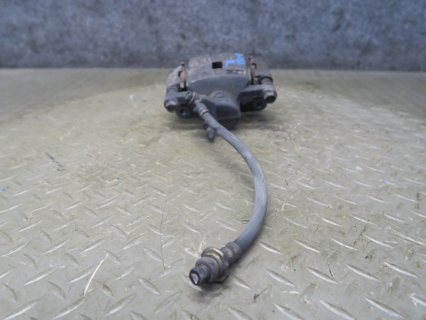 95-97 Nissan Gloria HY33 VQ30DET Rear Right & Left Brake Caliper Set 60K OEM