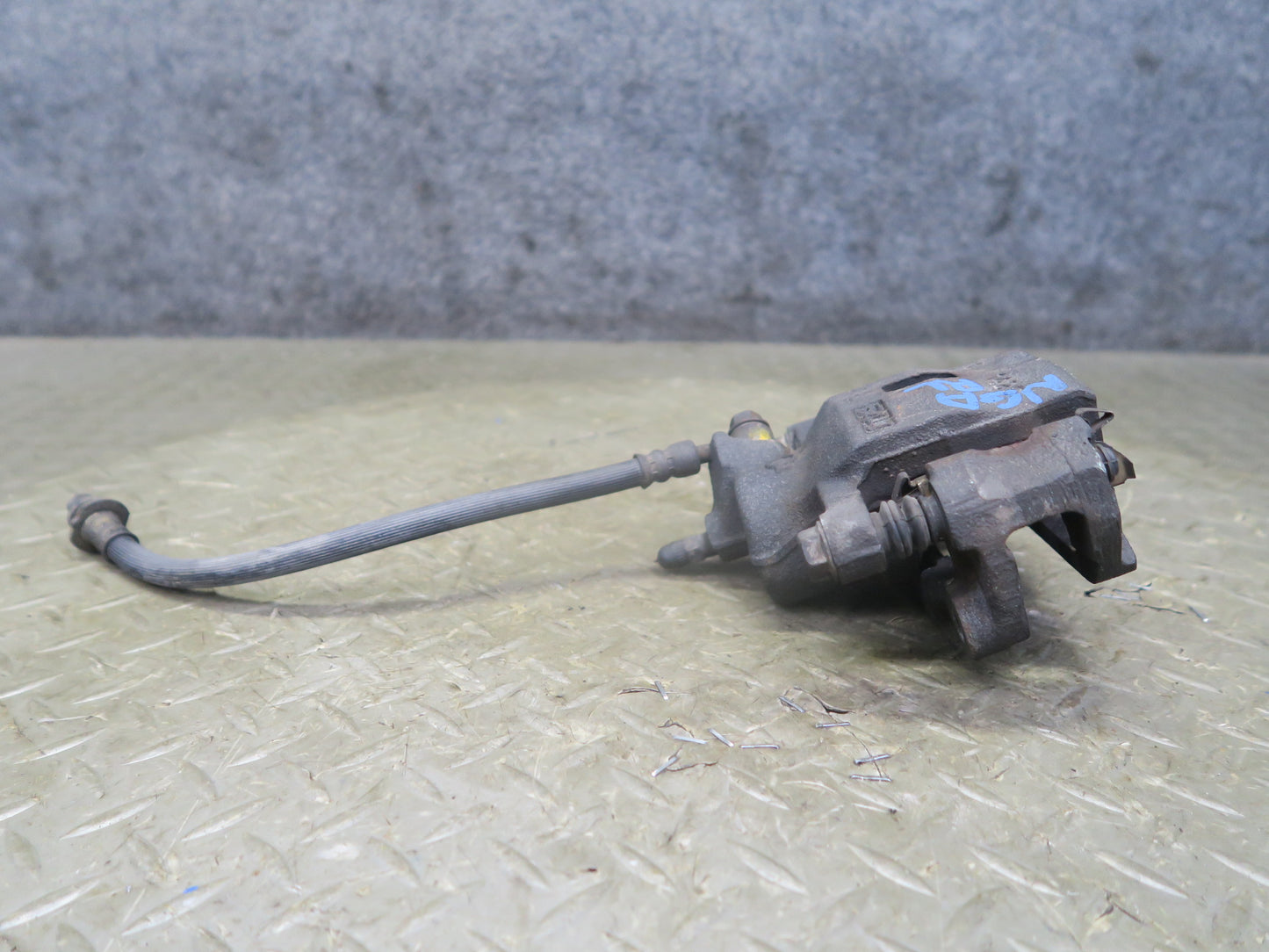 95-97 Nissan Gloria HY33 VQ30DET Rear Right & Left Brake Caliper Set 60K OEM