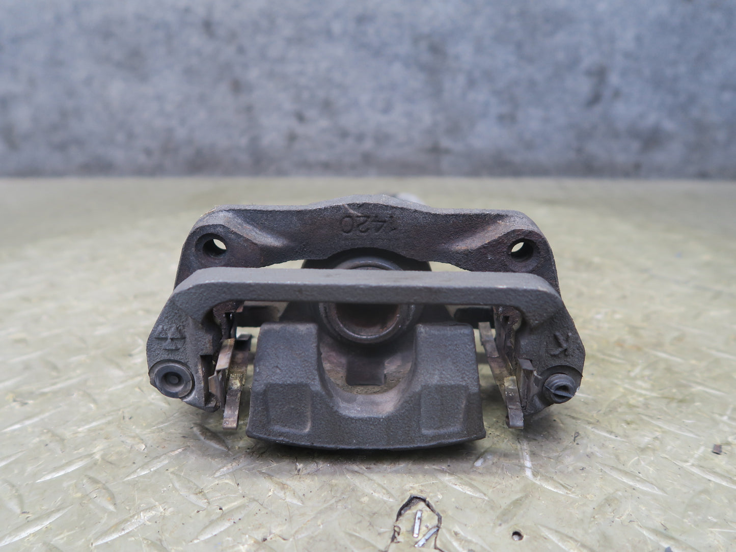 95-97 Nissan Gloria HY33 VQ30DET Rear Right & Left Brake Caliper Set 60K OEM