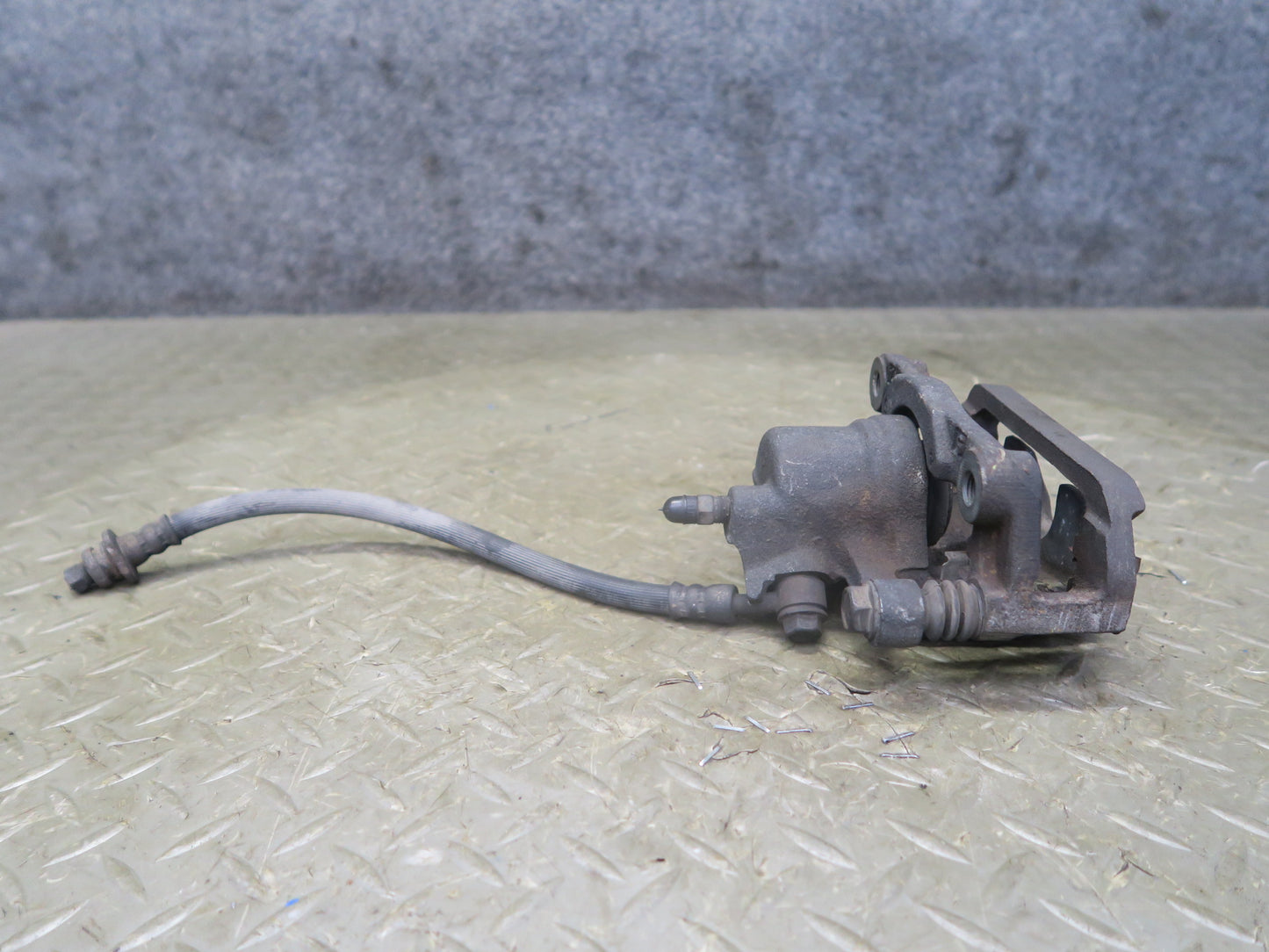 95-97 Nissan Gloria HY33 VQ30DET Rear Right & Left Brake Caliper Set 60K OEM