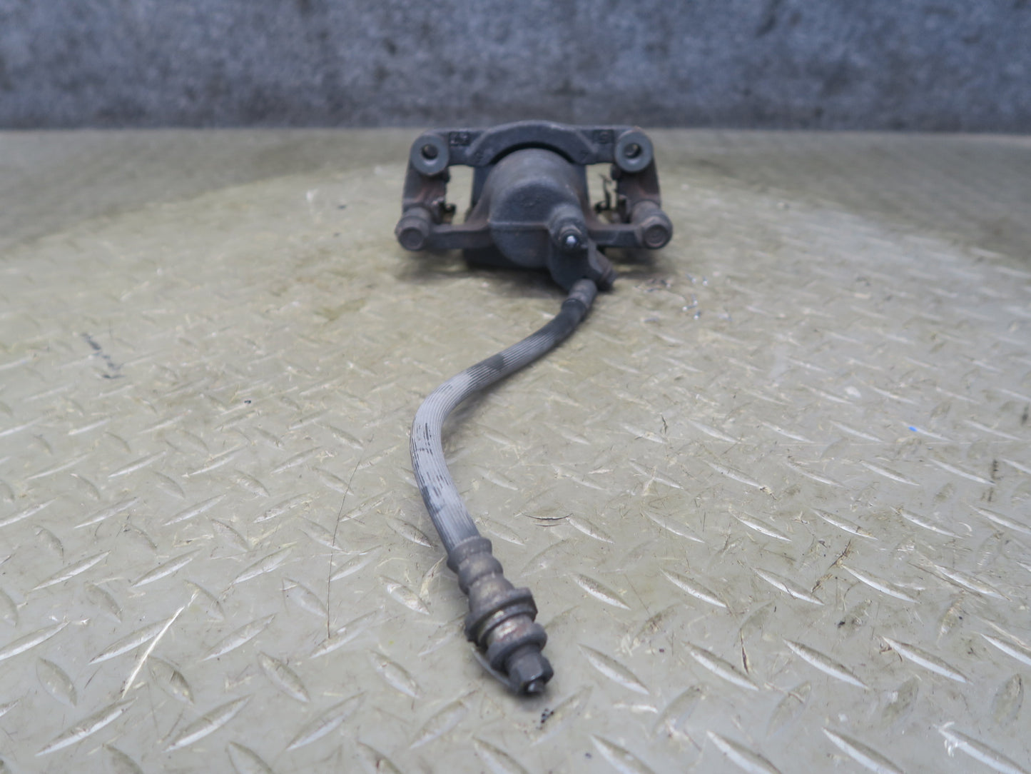 95-97 Nissan Gloria HY33 VQ30DET Rear Right & Left Brake Caliper Set 60K OEM