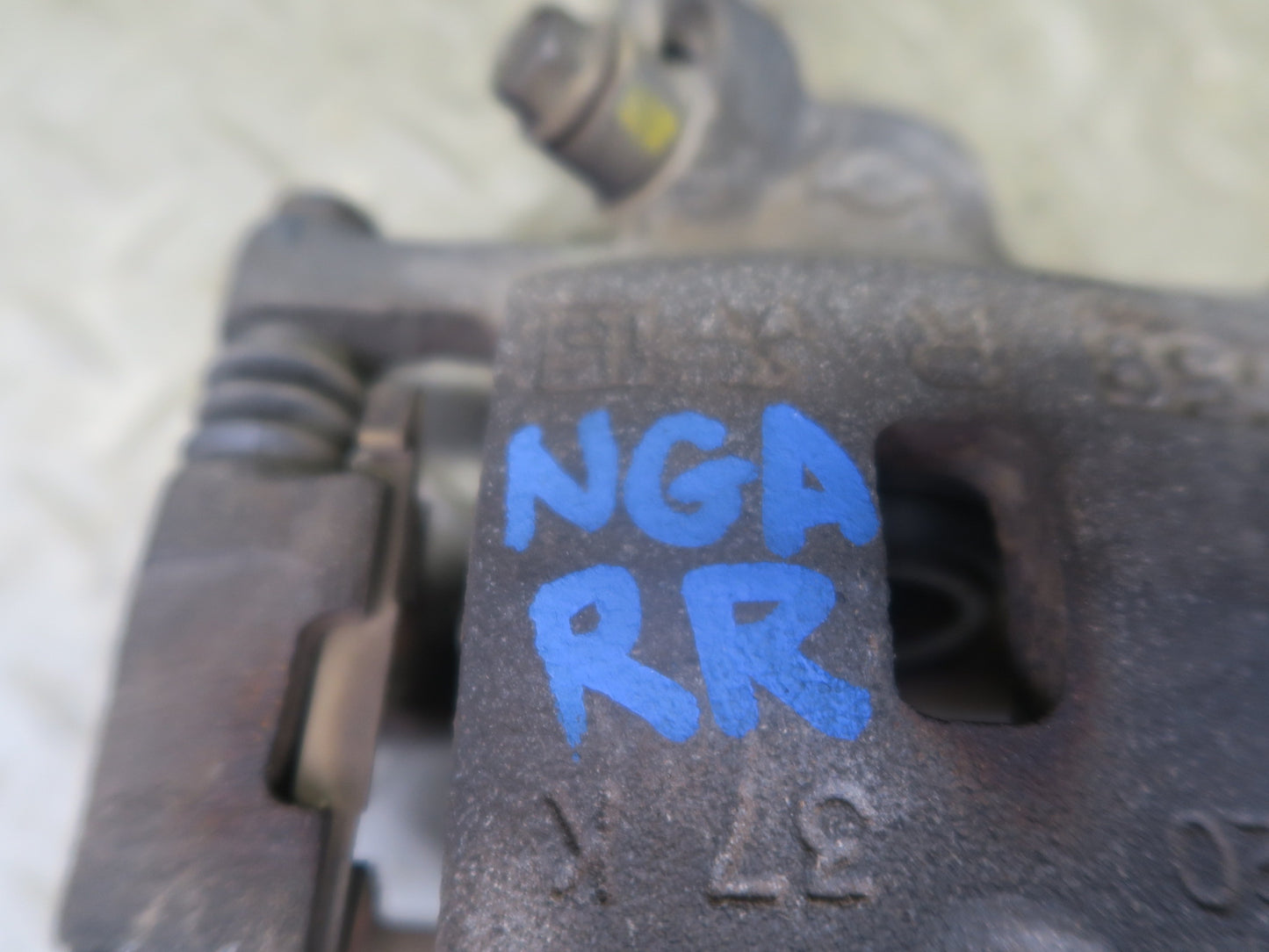 95-97 Nissan Gloria HY33 VQ30DET Rear Right & Left Brake Caliper Set 60K OEM