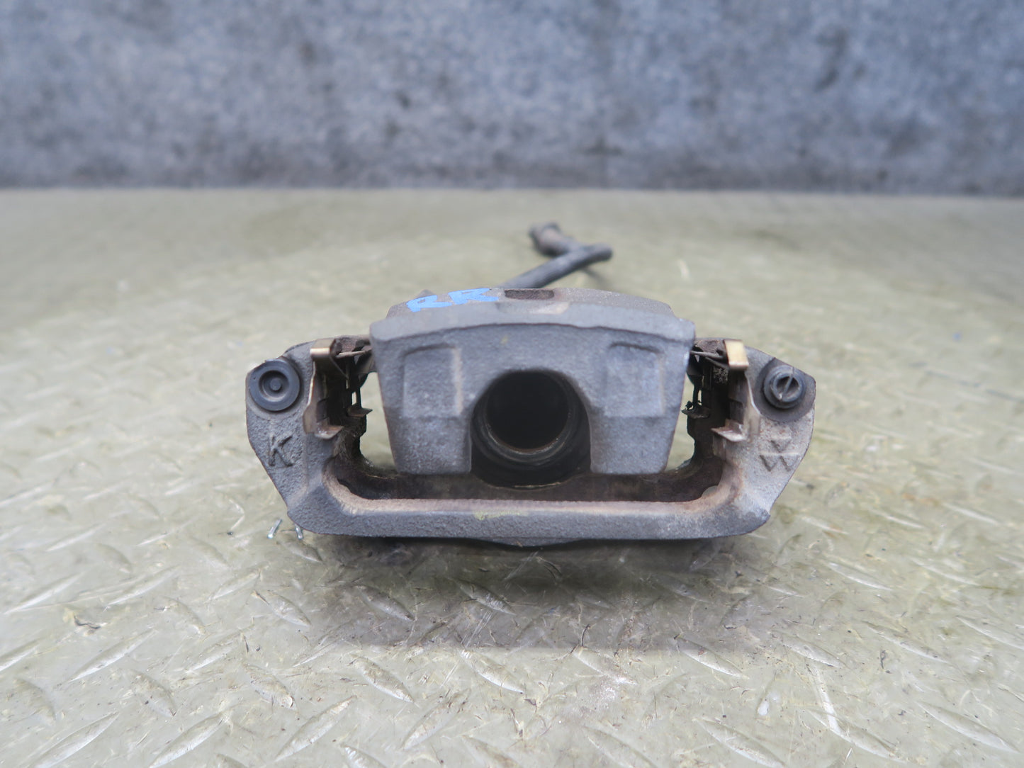 95-97 Nissan Gloria HY33 VQ30DET Rear Right & Left Brake Caliper Set 60K OEM