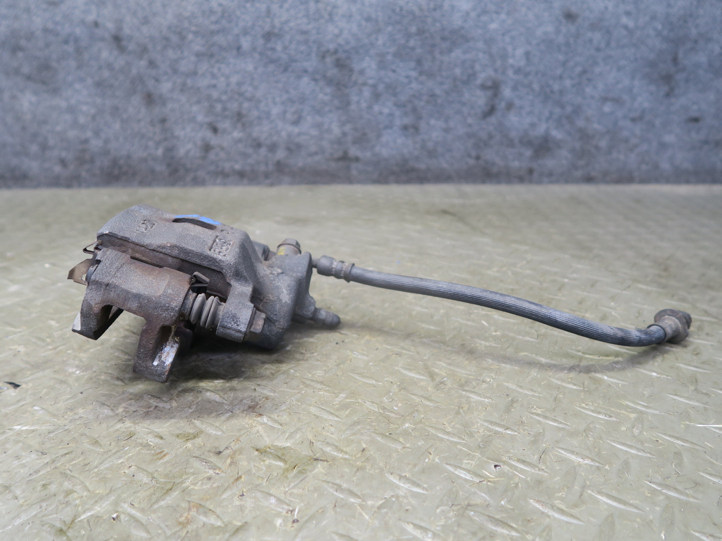 95-97 Nissan Gloria HY33 VQ30DET Rear Right & Left Brake Caliper Set 60K OEM
