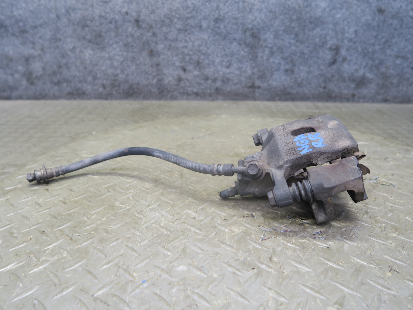 95-97 Nissan Gloria HY33 VQ30DET Rear Right & Left Brake Caliper Set 60K OEM
