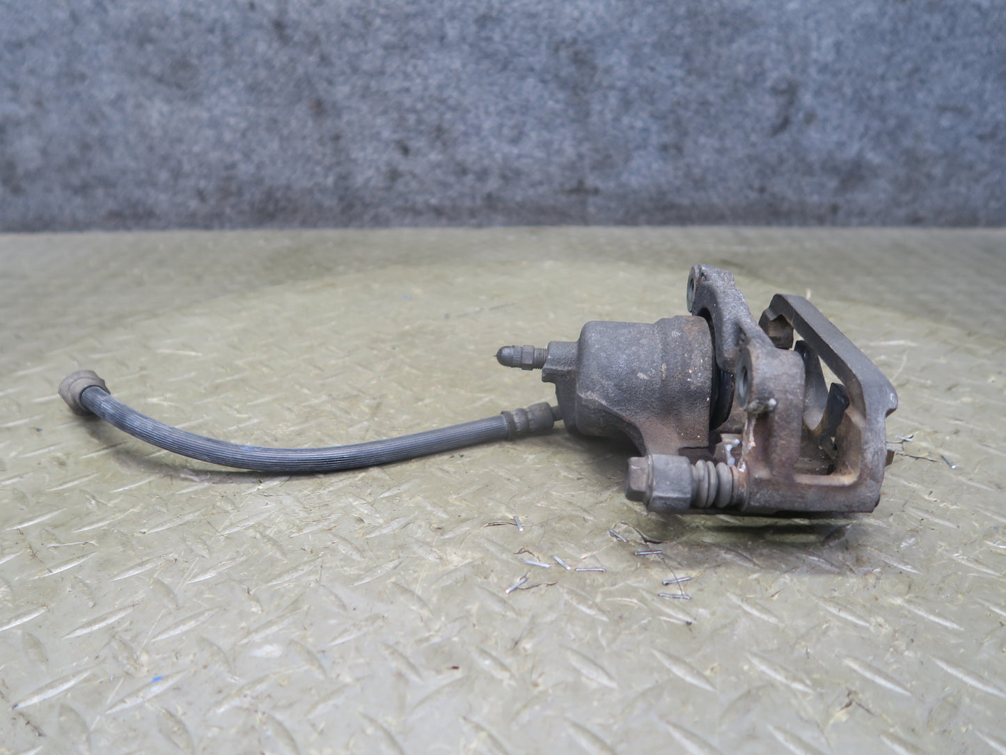 95-97 Nissan Gloria HY33 VQ30DET Rear Right & Left Brake Caliper Set 60K OEM