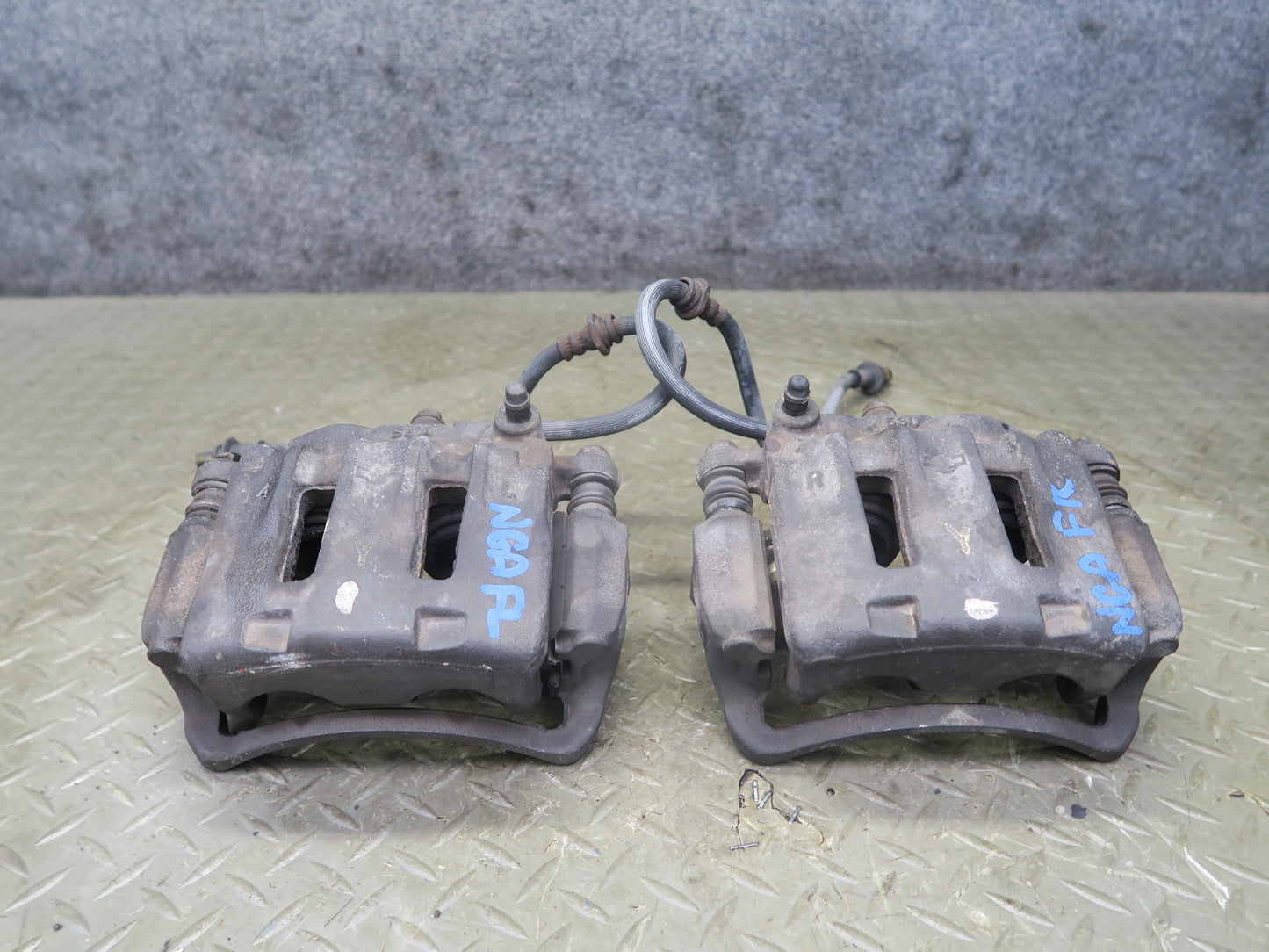 95-97 Nissan Gloria HY33 Front Right & Left Brake Caliper Set 60K Miles OEM