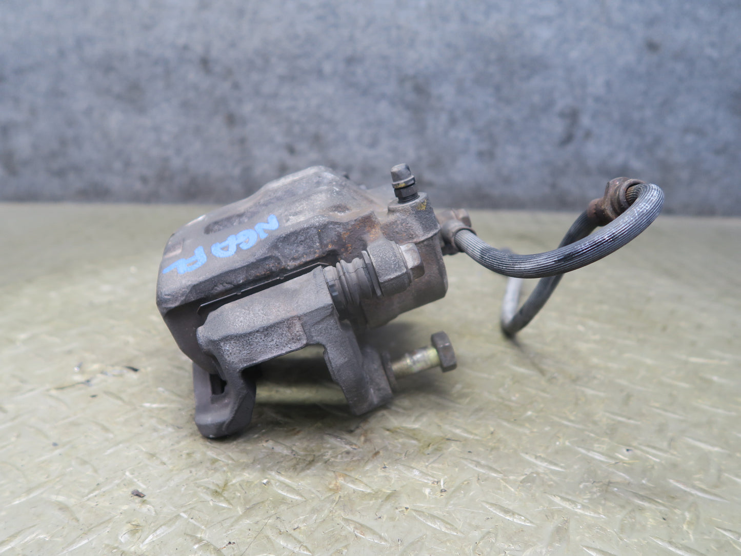 95-97 Nissan Gloria HY33 Front Right & Left Brake Caliper Set 60K Miles OEM