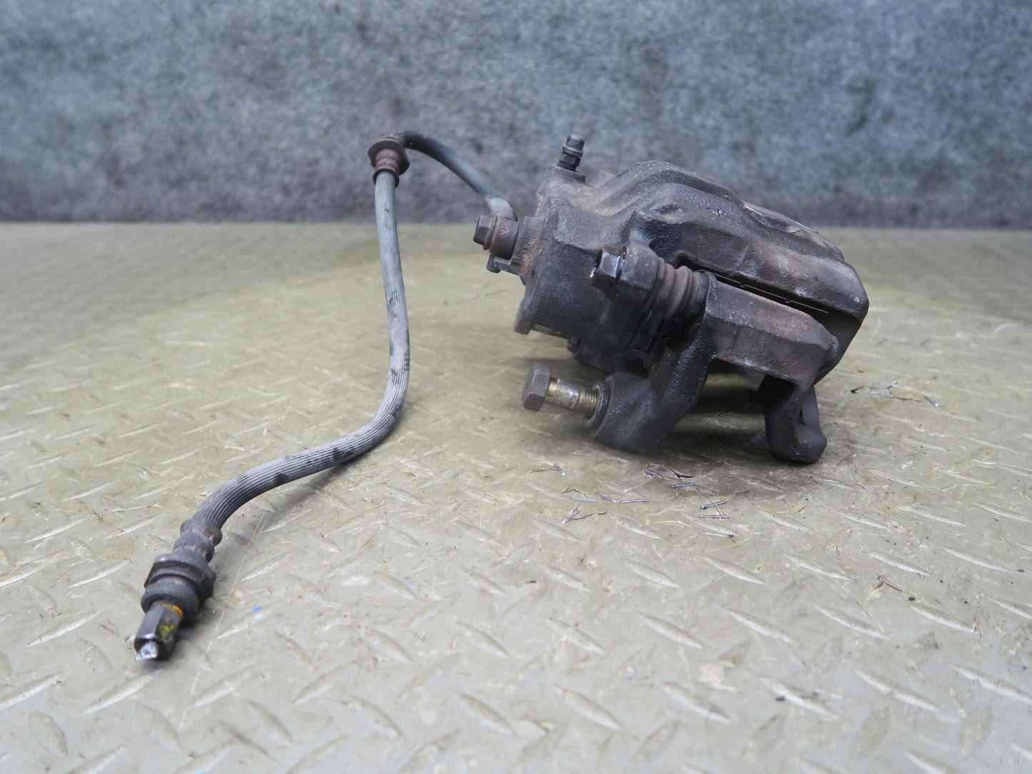 95-97 Nissan Gloria HY33 Front Right & Left Brake Caliper Set 60K Miles OEM