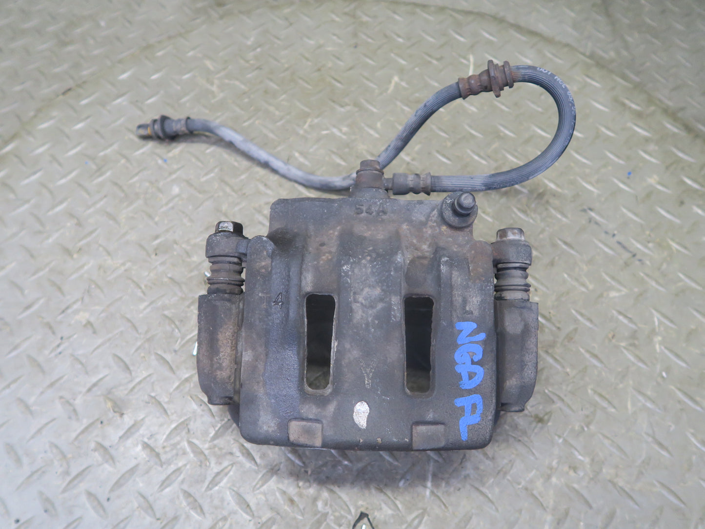 95-97 Nissan Gloria HY33 Front Right & Left Brake Caliper Set 60K Miles OEM