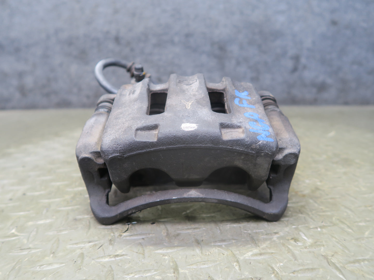 95-97 Nissan Gloria HY33 Front Right & Left Brake Caliper Set 60K Miles OEM