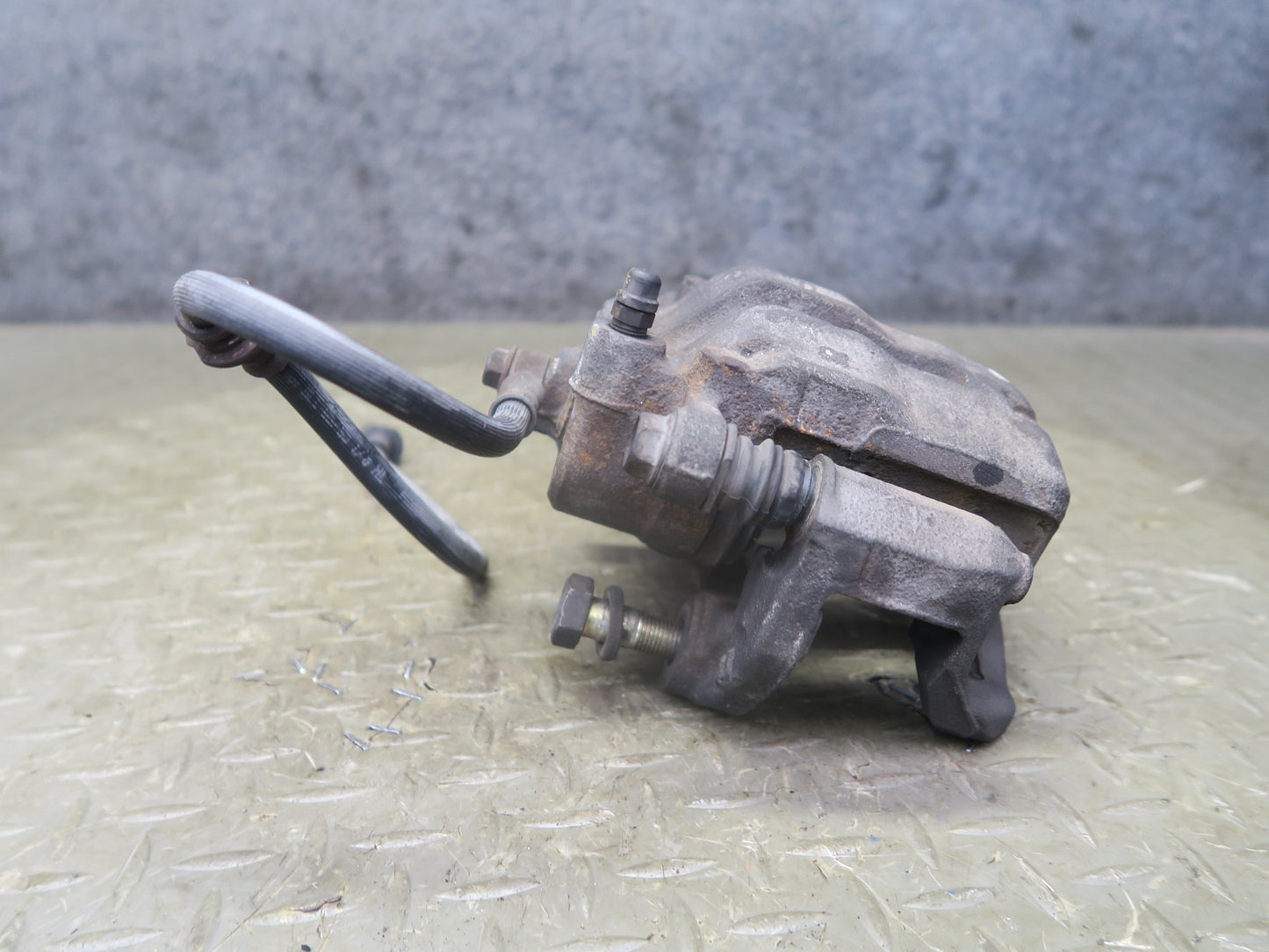 95-97 Nissan Gloria HY33 Front Right & Left Brake Caliper Set 60K Miles OEM
