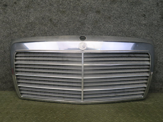 86-93 Mercedes W124 300E Front Hood Radiator Grille OEM