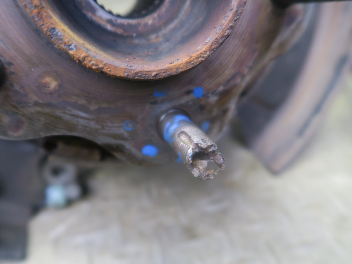 95-97 Nissan Gloria HY33 VIP Rear Left Spindle Knuckle Wheel Hub Bearing 60K OEM