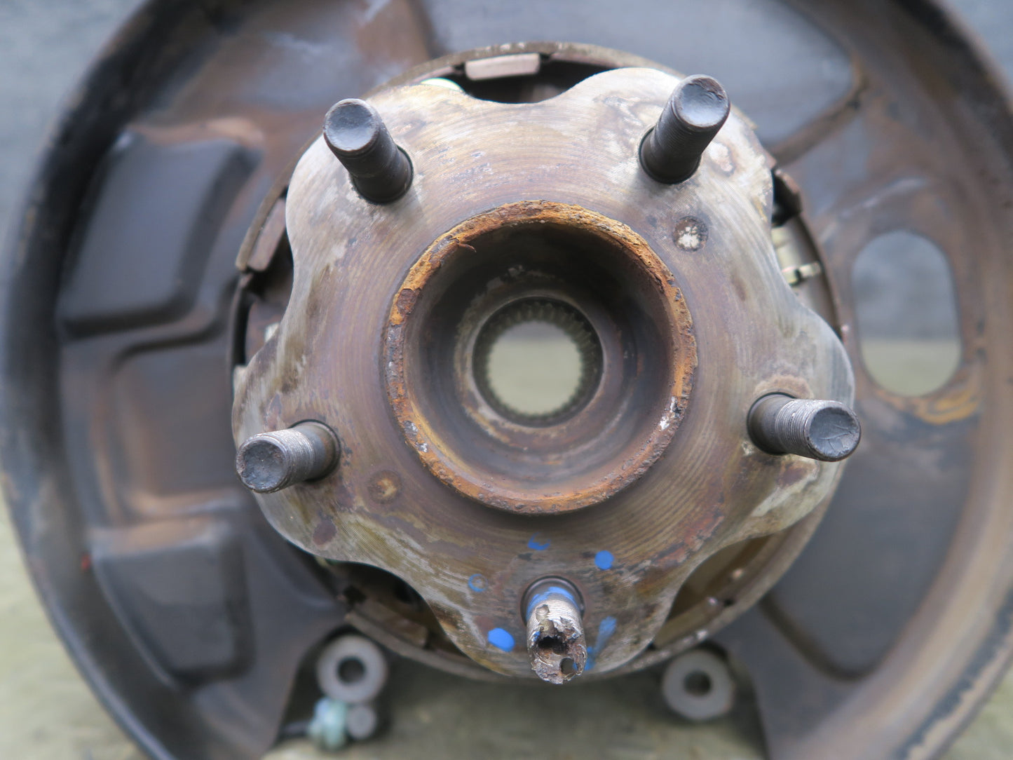 95-97 Nissan Gloria HY33 VIP Rear Left Spindle Knuckle Wheel Hub Bearing 60K OEM