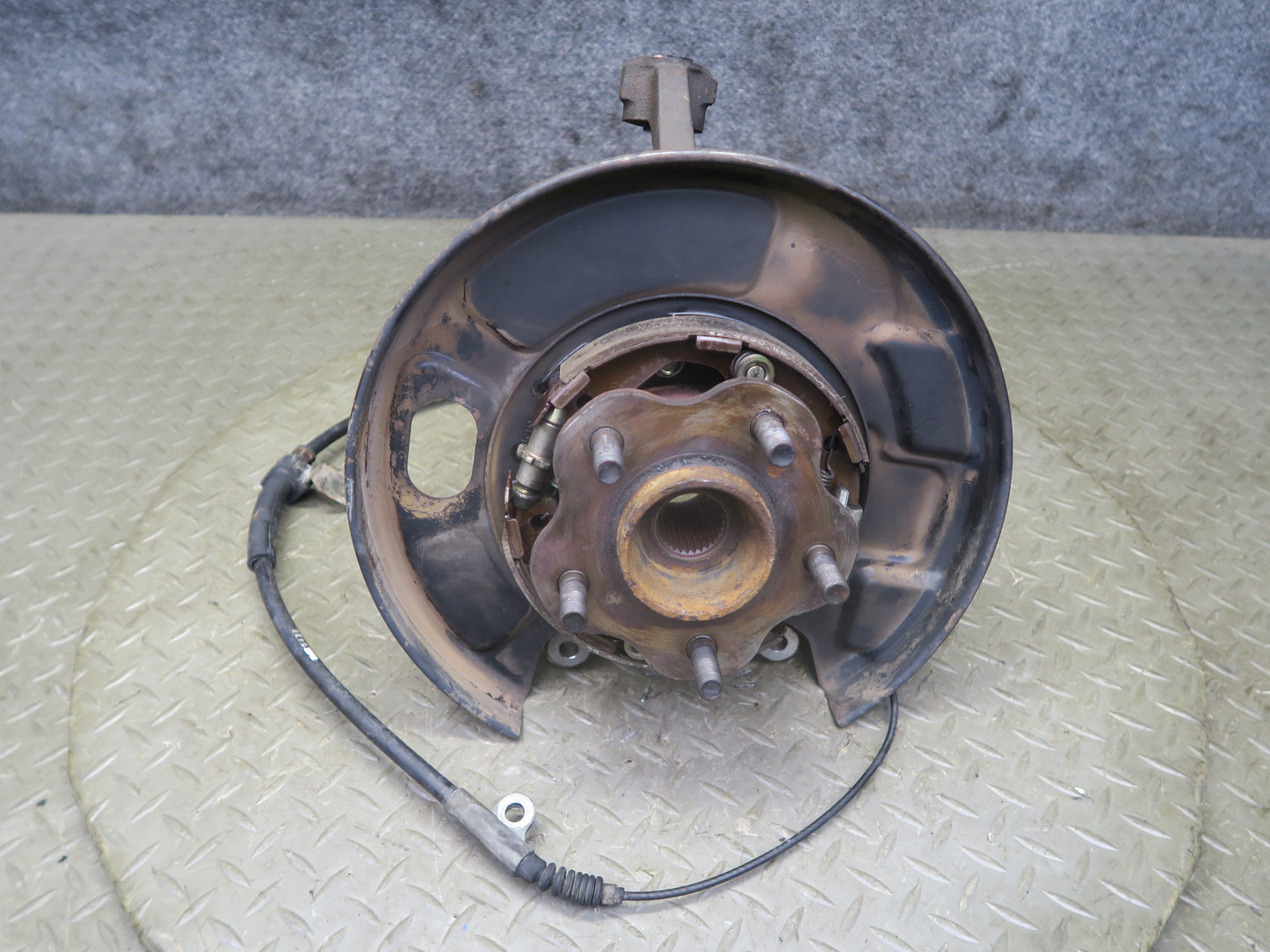 95-97 Nissan Gloria HY33 Rear Right Spindle Knuckle Wheel Hub Bearing 60K OEM