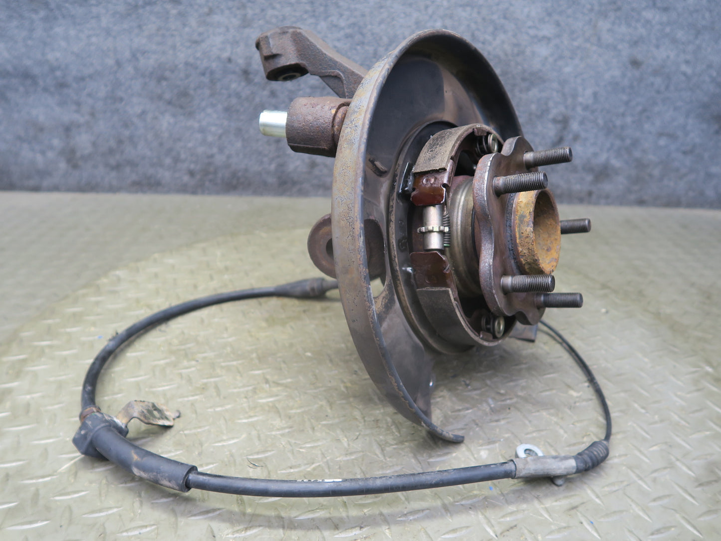 95-97 Nissan Gloria HY33 Rear Right Spindle Knuckle Wheel Hub Bearing 60K OEM