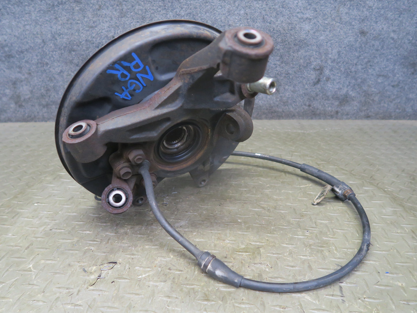 95-97 Nissan Gloria HY33 Rear Right Spindle Knuckle Wheel Hub Bearing 60K OEM