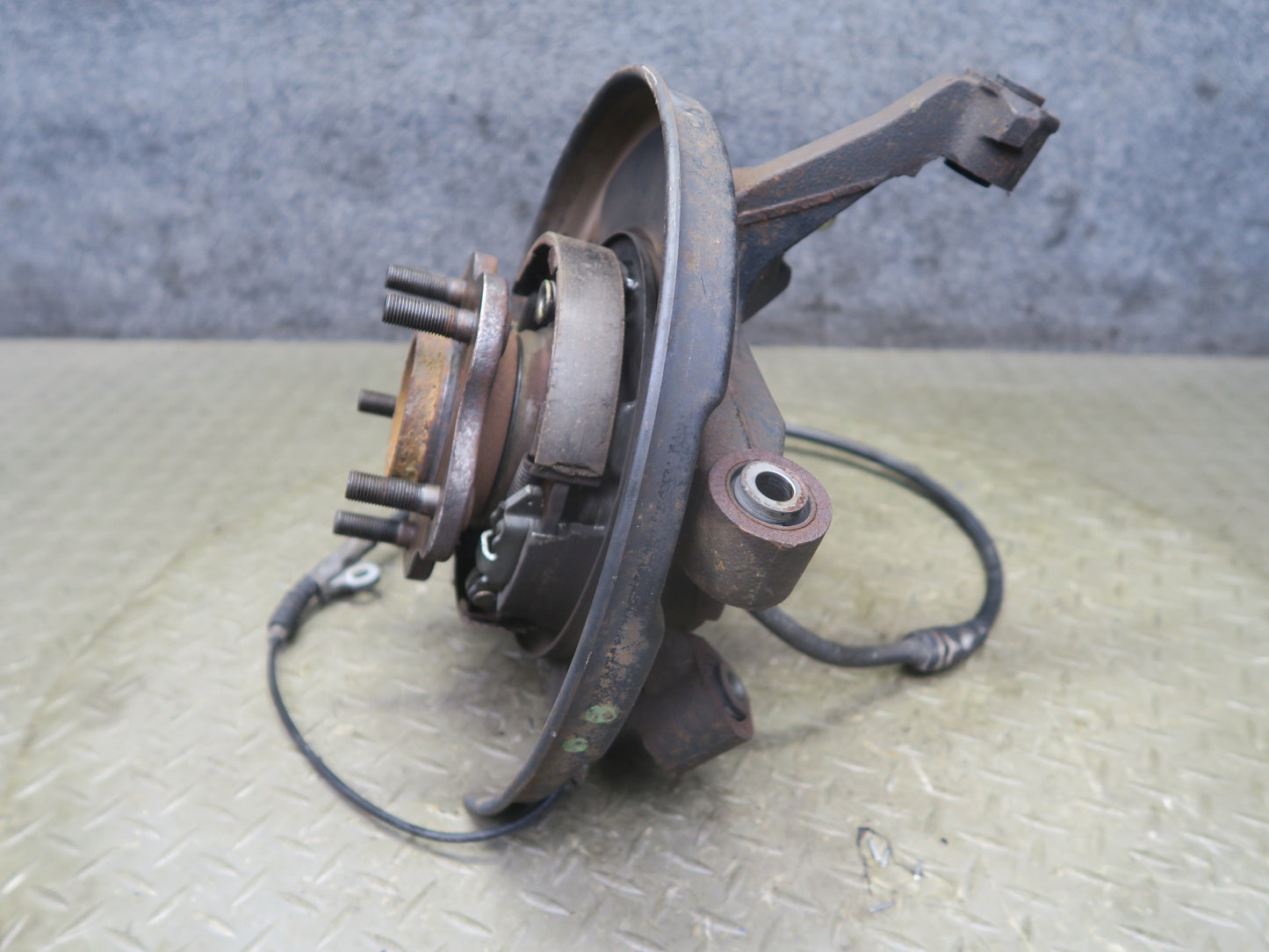 95-97 Nissan Gloria HY33 Rear Right Spindle Knuckle Wheel Hub Bearing 60K OEM