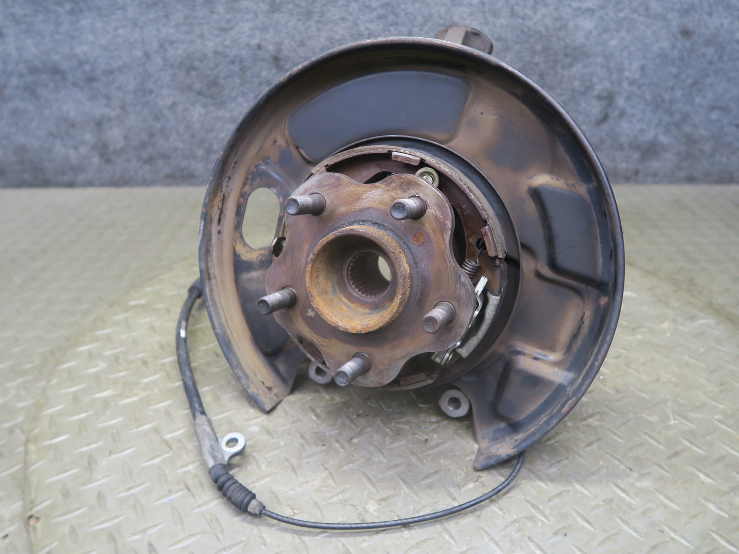 95-97 Nissan Gloria HY33 Rear Right Spindle Knuckle Wheel Hub Bearing 60K OEM