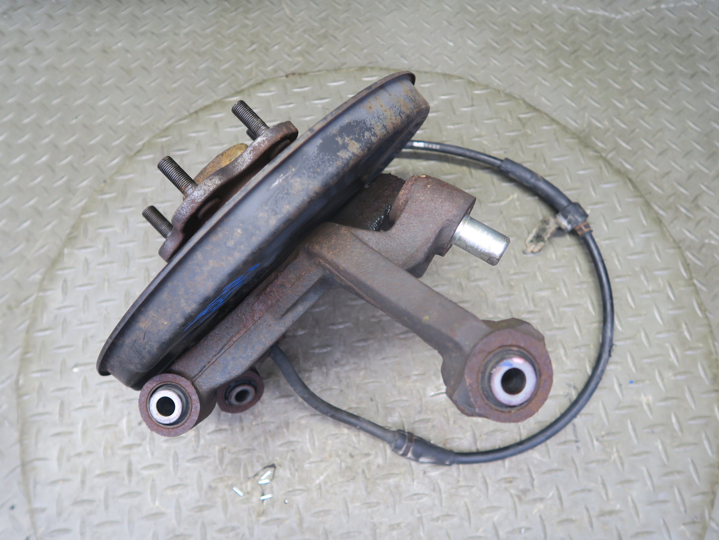 95-97 Nissan Gloria HY33 Rear Right Spindle Knuckle Wheel Hub Bearing 60K OEM