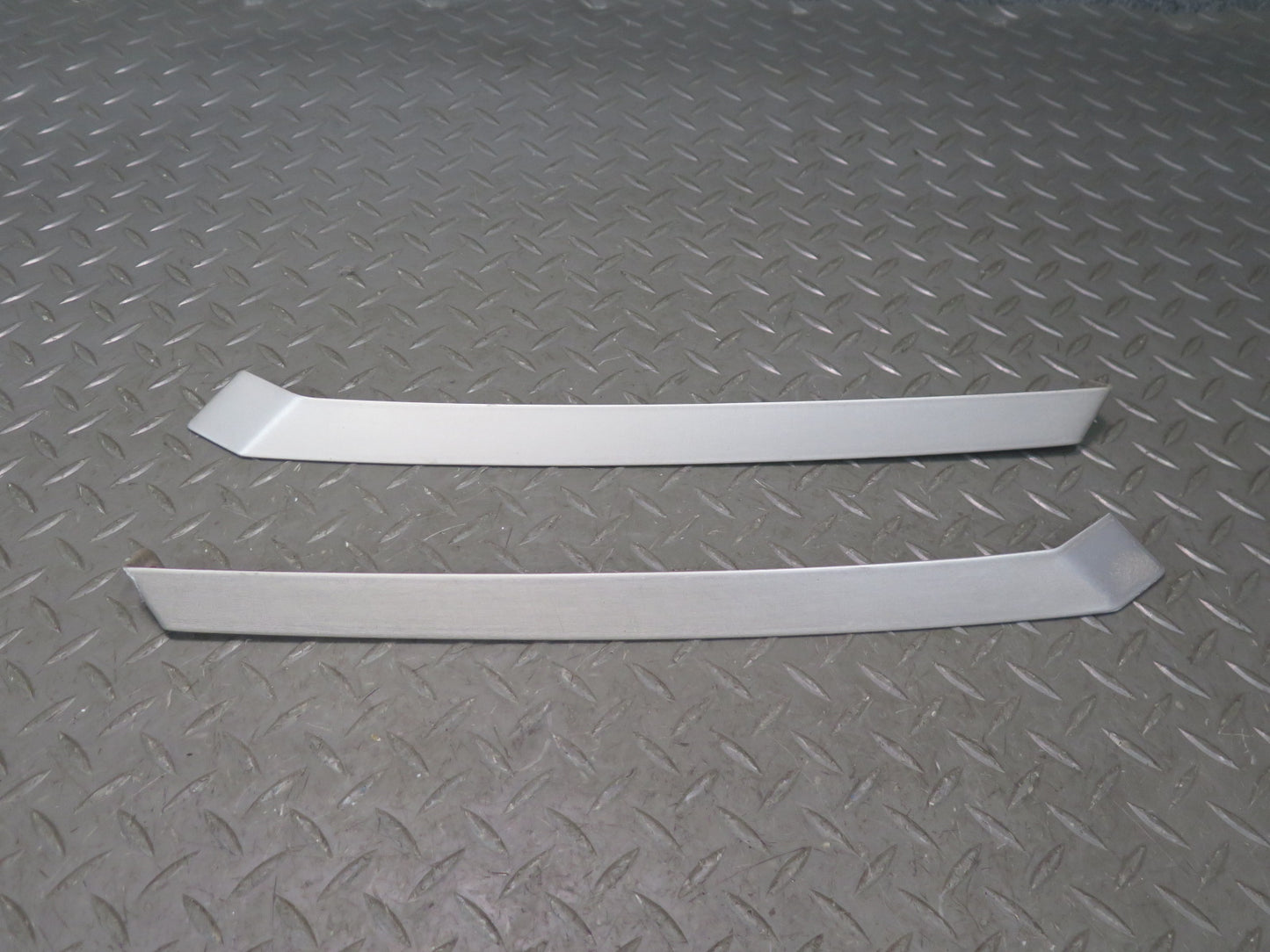 90-93 Mercedes W124 300E Set  of 2 Left & Right Exterior C Pillar Molding OEM