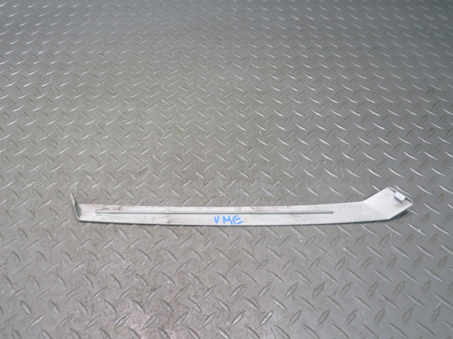 90-93 Mercedes W124 300E Set  of 2 Left & Right Exterior C Pillar Molding OEM