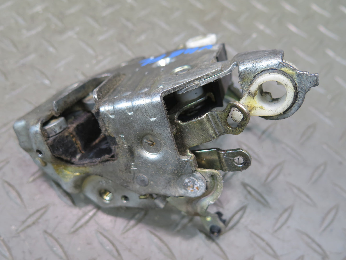 86-93 Mercedes W124 300E Front Left Door Lock Latch OEM
