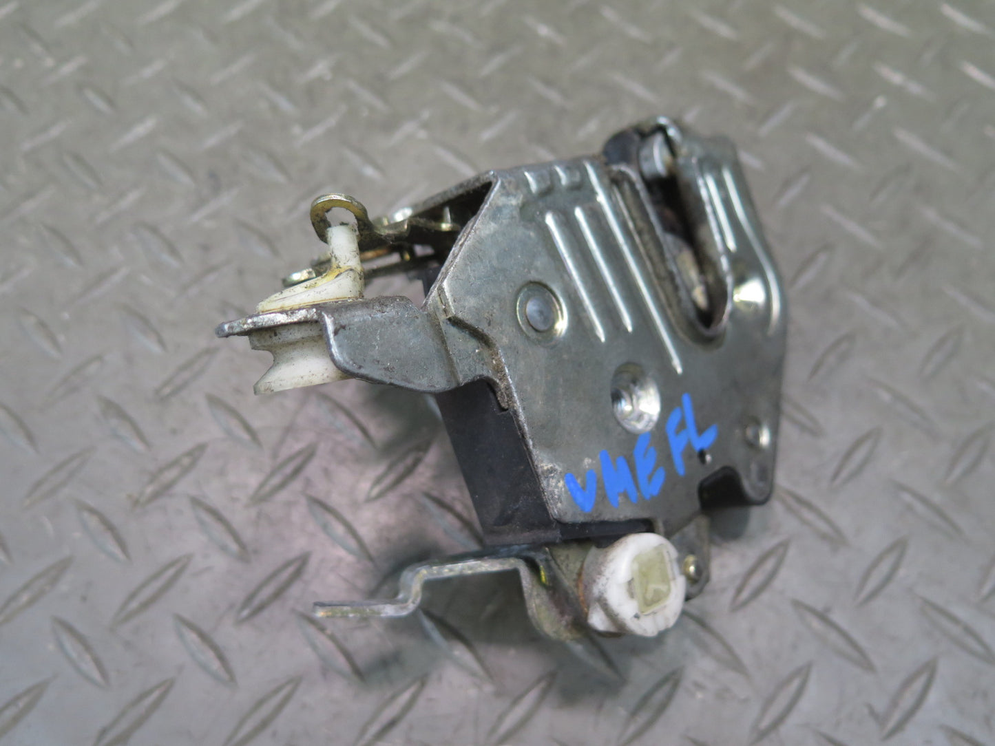 86-93 Mercedes W124 300E Front Left Door Lock Latch OEM
