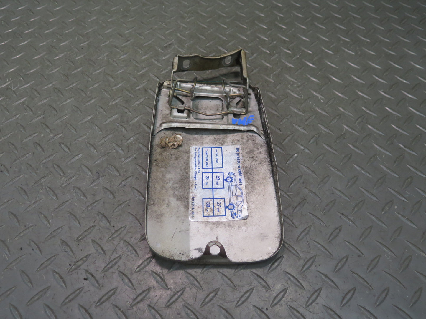 86-93 Mercedes W124 300E Fuel  Tank Filler Door Lid Cover OEM